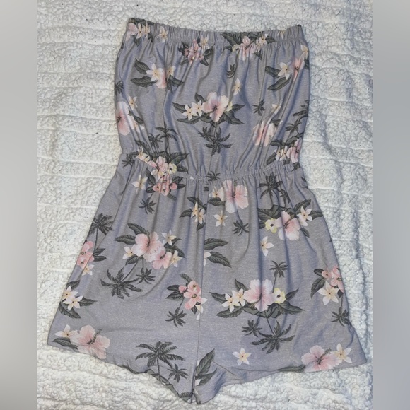 Garage Floral Gray Romper - Picture 2 of 2